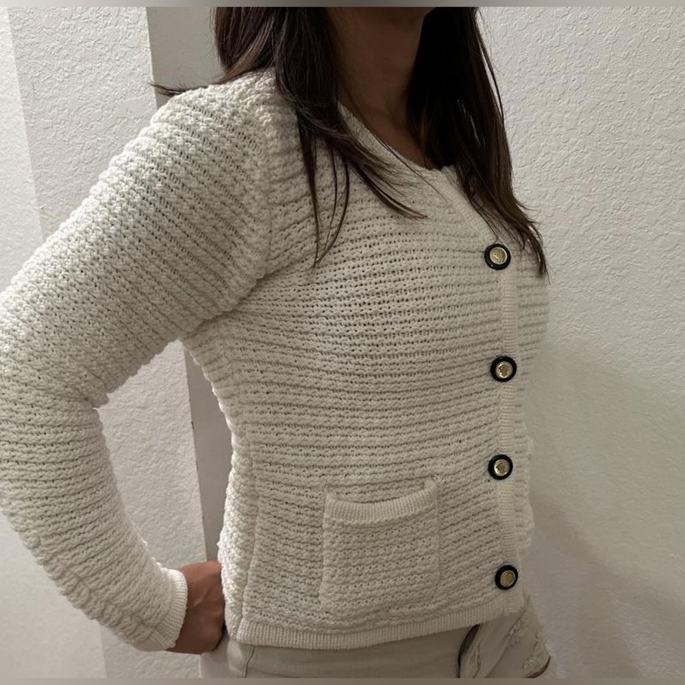 Women’s extured knit patched cardigan size medium